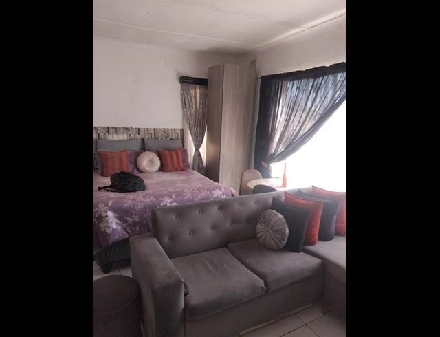 1 BEDROOM APARTMENT FOR SALE IN PRETORIA WEST